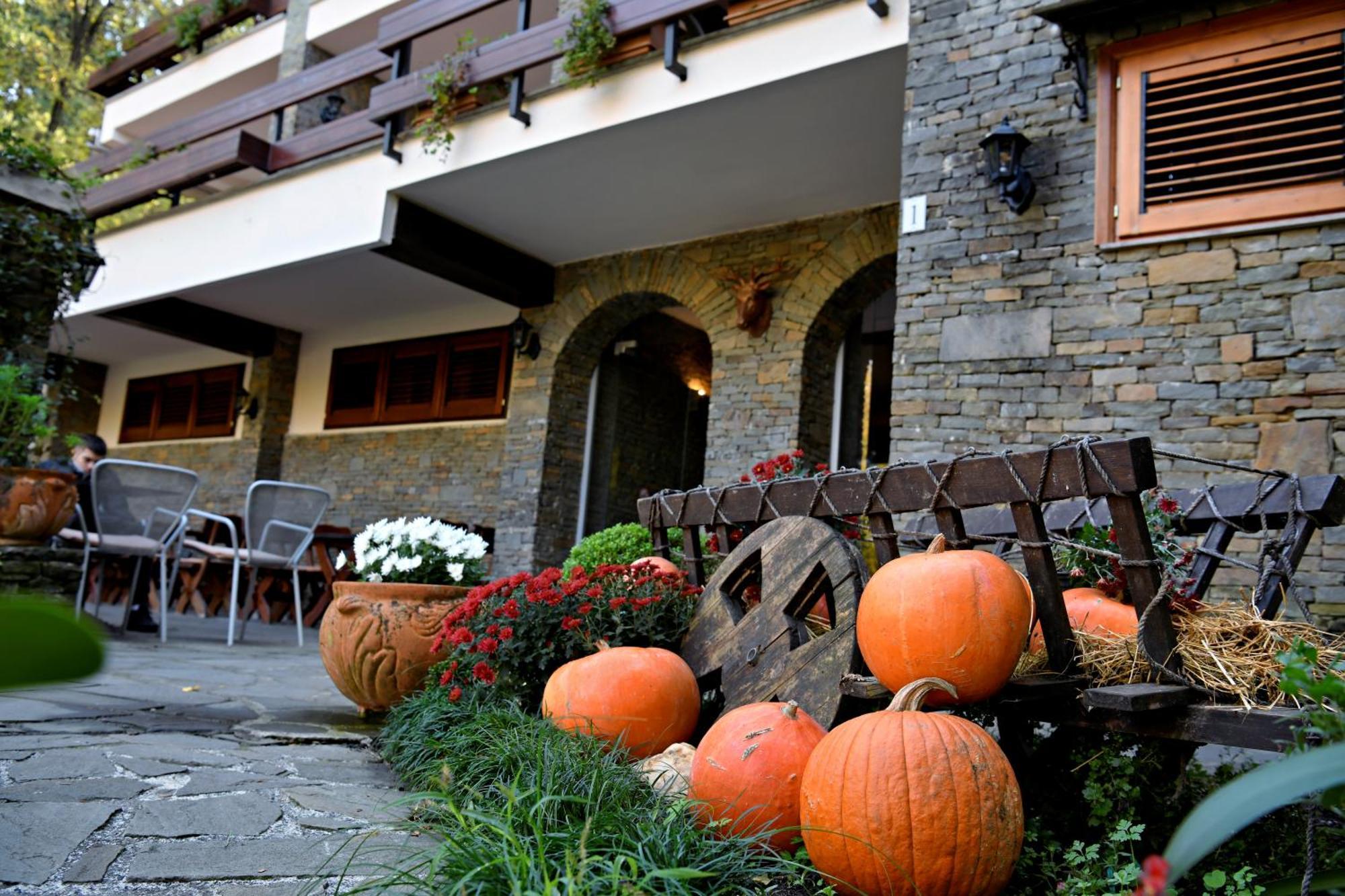 Hotel Restaurant Dreri Tirana Exterior photo