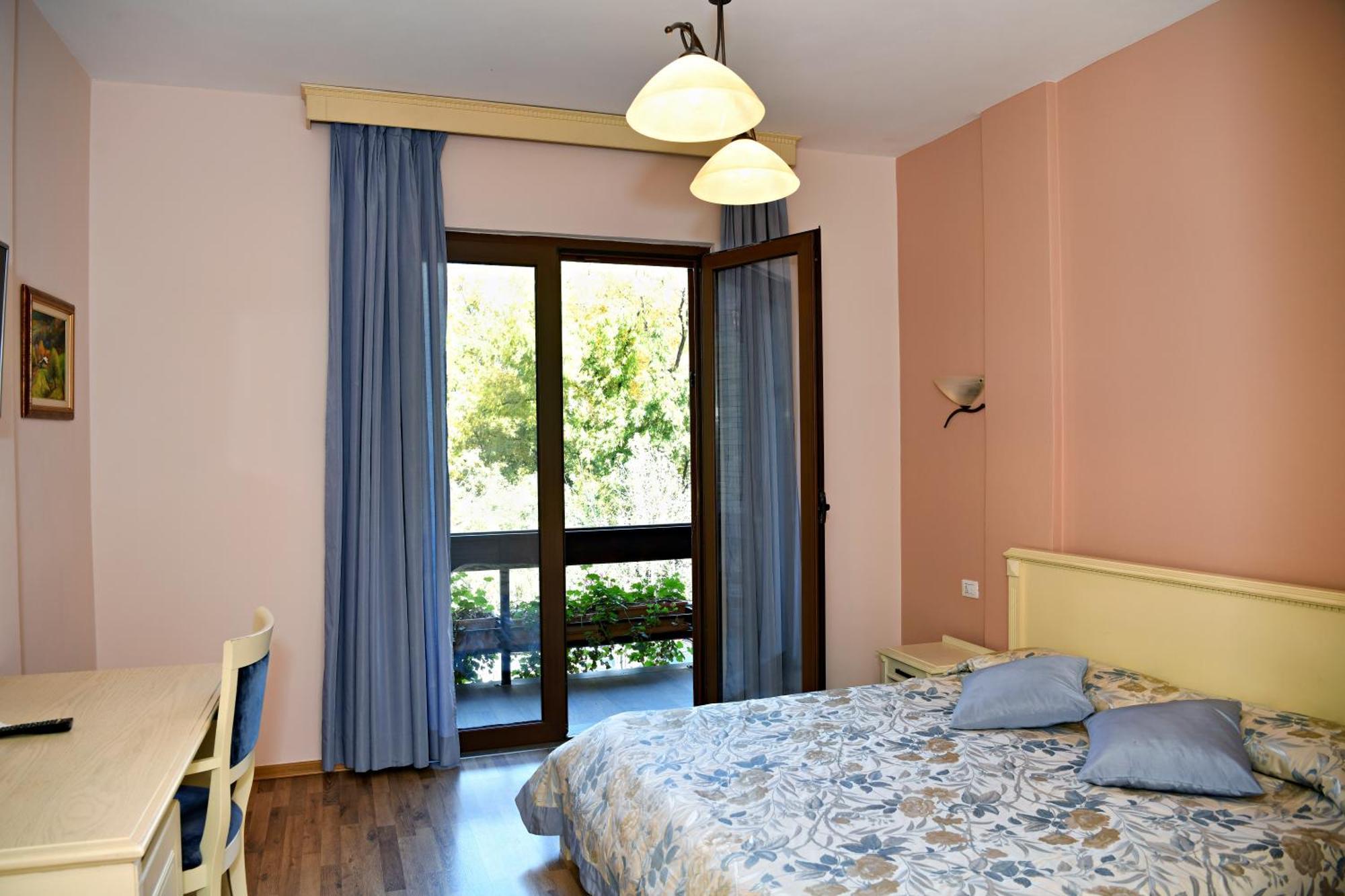 Hotel Restaurant Dreri Tirana Exterior photo